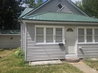 Building Photo - 532 Cedar St