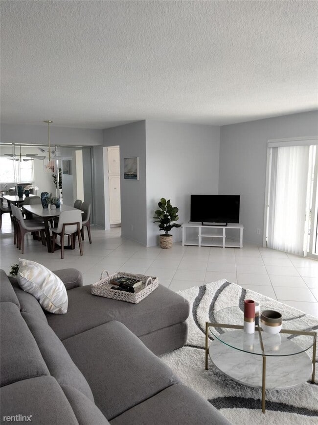 Foto del edificio - 2 br, 2 bath Condo - 1200 Hibiscus Ave # PH8