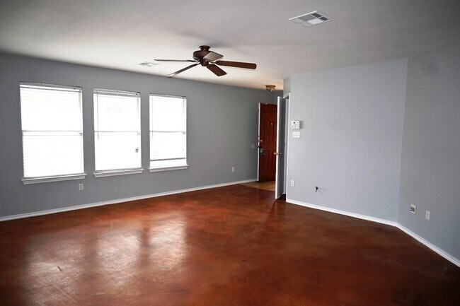 Building Photo - 109 Gillespie Ln