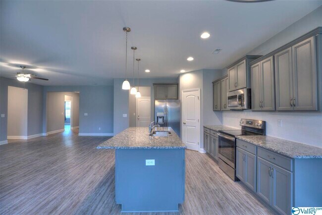 Foto del edificio - 250 Dustin Ln NW