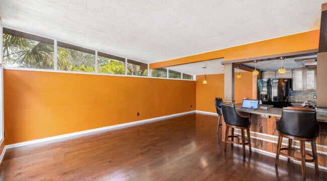 Foto del edificio - 1483 Glastonberry Rd