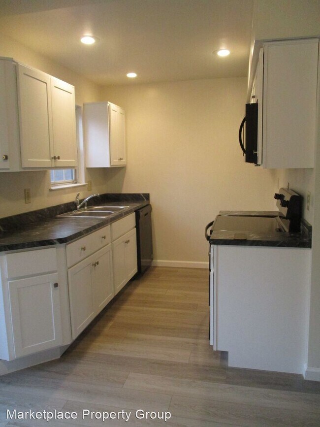 Foto del edificio - 3 br, 1.5 bath House - 304 Old Forge Drive