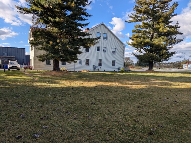 Foto del edificio - 2274 S Market St