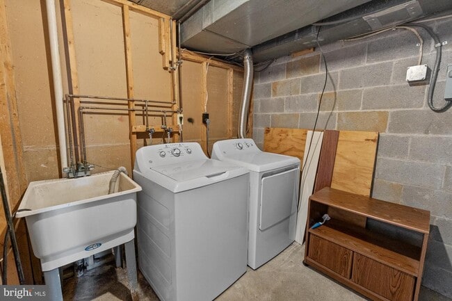 Building Photo - 47 Badger Gate Ct