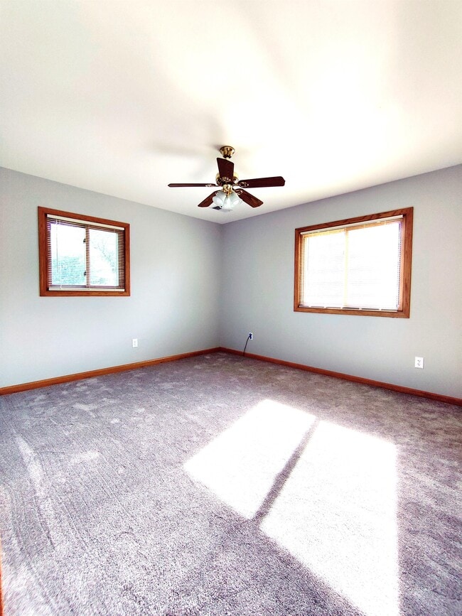 Building Photo - 1362 Grace Cir