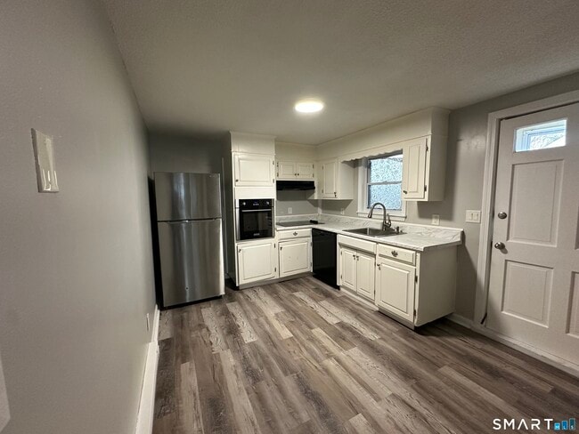 Building Photo - 197 Central Ave