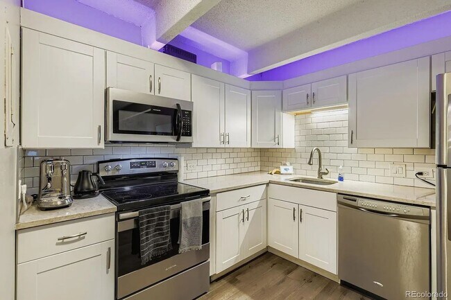 Foto del edificio - 555 E 10th Ave