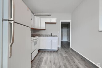 Building Photo - 1314 N Kenwood Ave