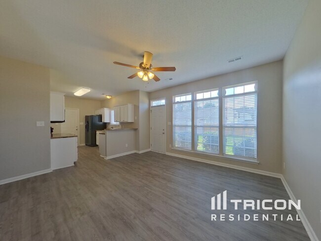 Foto del edificio - 5725 Shining Oak Ln