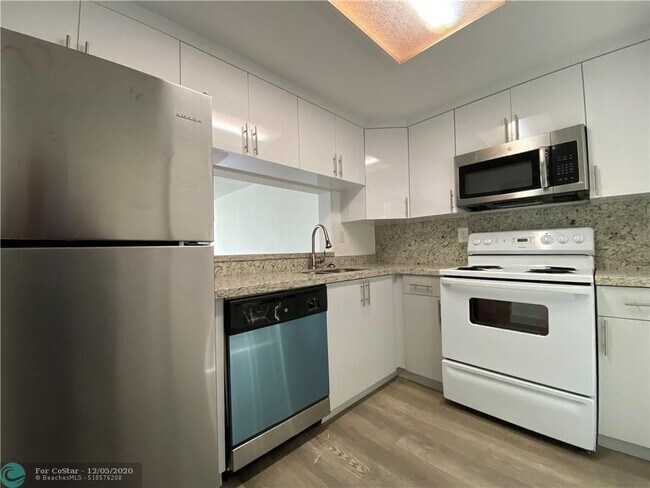 Building Photo - 601 N Rio Vista Blvd
