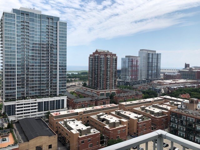 Foto del edificio - 1600 S Indiana Ave