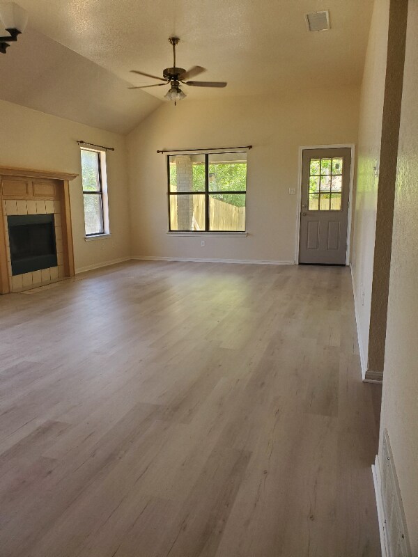 Foto del edificio - 1510 Chardonnay Dr