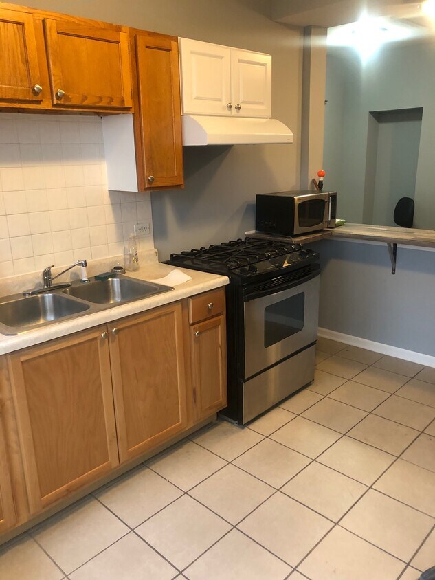 Primary Photo - 3000-3006 N Cicero Ave