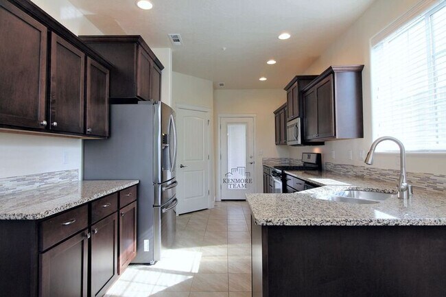 Building Photo - 4622 Corvina St