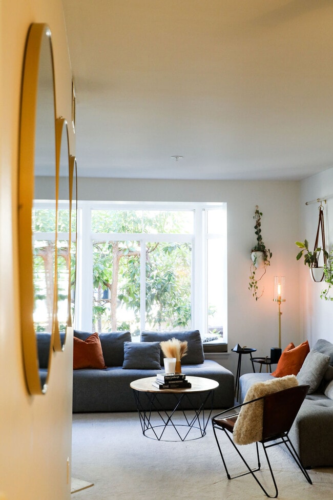 Foto del edificio - 2419 Fifth Ave