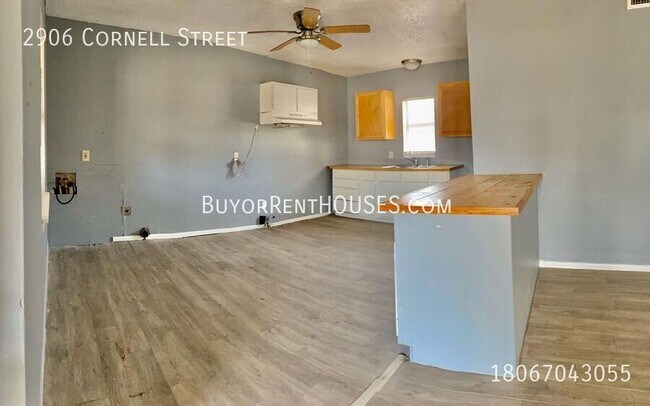 Foto del edificio - Handyman Special $99 Move in + Admin Fee /...