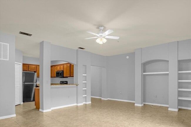 Building Photo - 102 Vista Verdi Cir