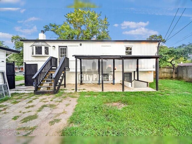 Foto del edificio - 3202 Macarthur Ln