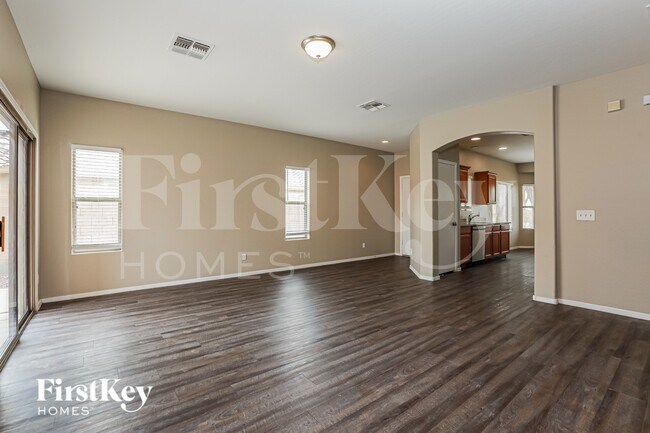 Foto del edificio - 2850 E Silverbell Rd