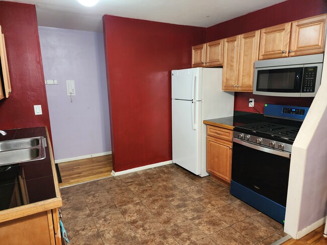 Building Photo - 91 Regency Park Dr