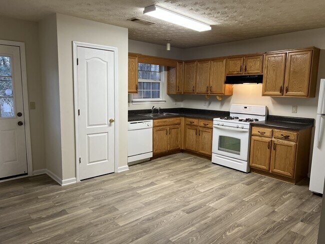 Foto del edificio - 2942 Fields Dr