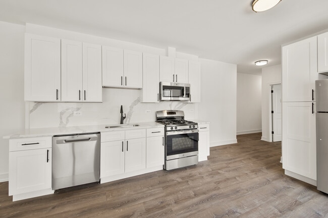 Building Photo - 3058 W Cortland St