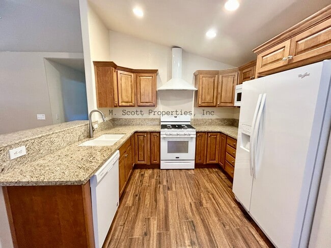Building Photo - 1420 Chiltern Ct
