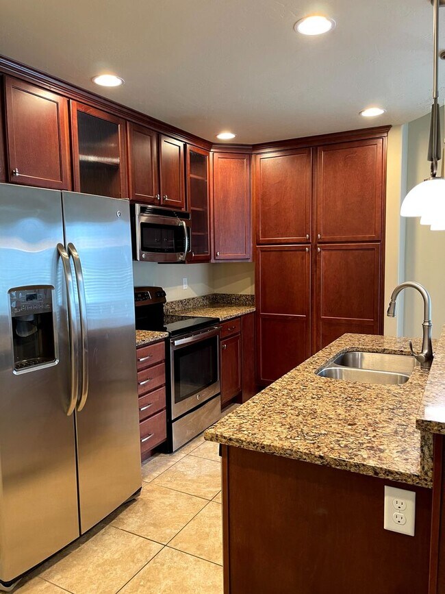 Building Photo - Beautiful Midvale Townhome for rent!