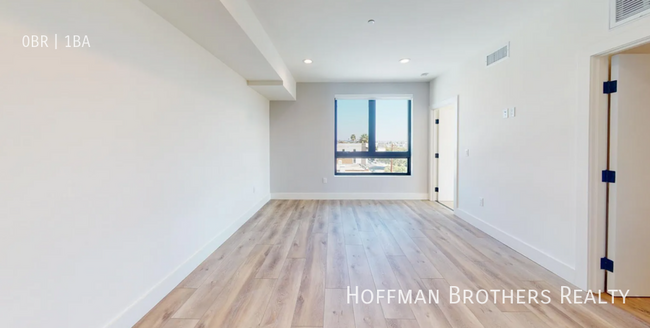 Building Photo - 4805 Elmwood Ave