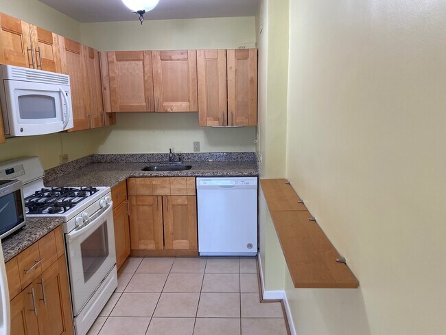 Kitchen - 3000 Spout Run Pky