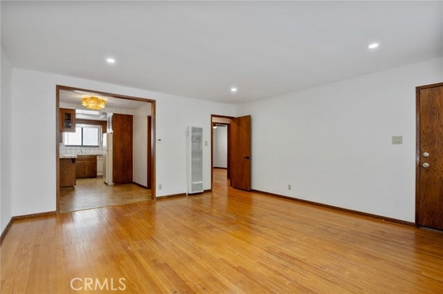 Building Photo - 983 W 10th St