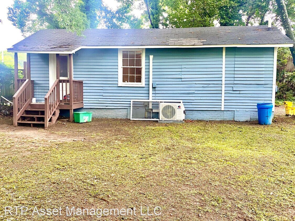 Primary Photo - 1 br, 1 bath House - 8 Turner St.