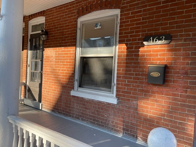 Foto del edificio - 463 E Broad St