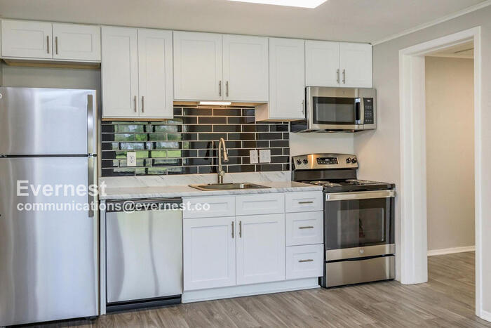 Foto principal - 134 Safe Harbor Dr