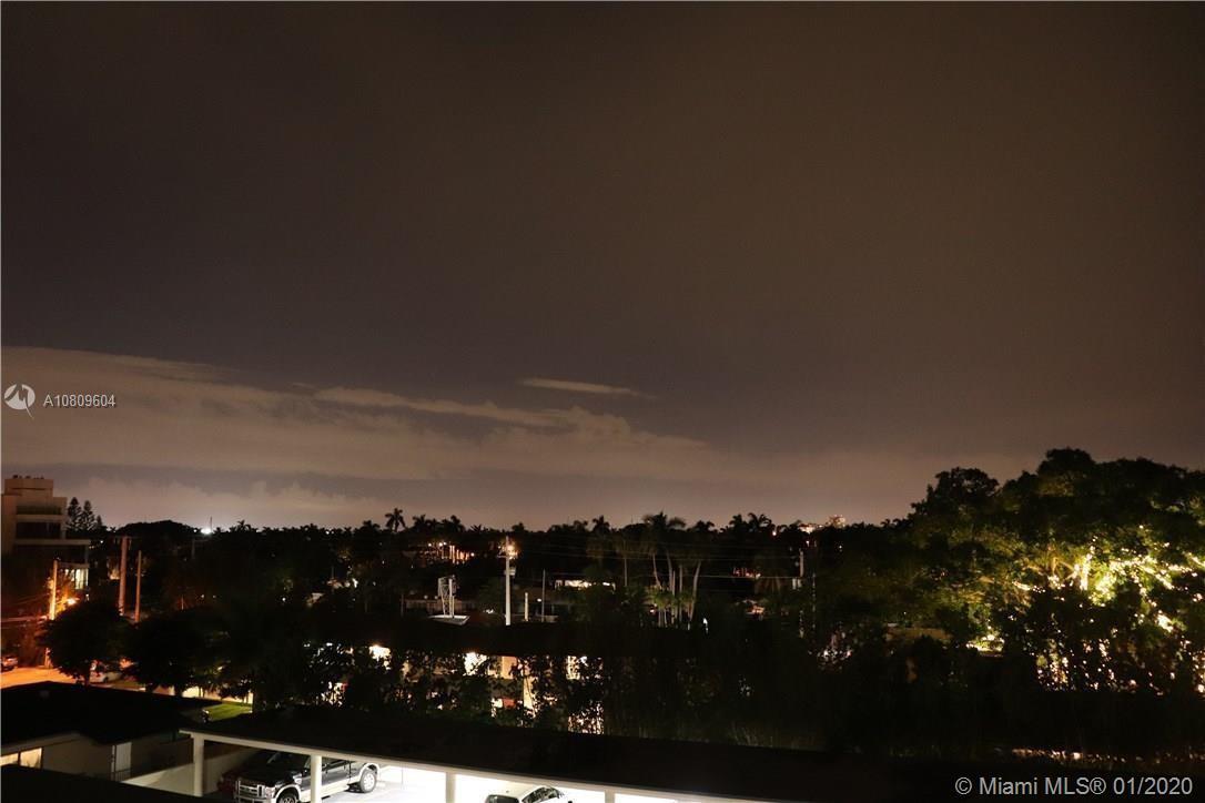 Foto principal - 340 Sunset Dr
