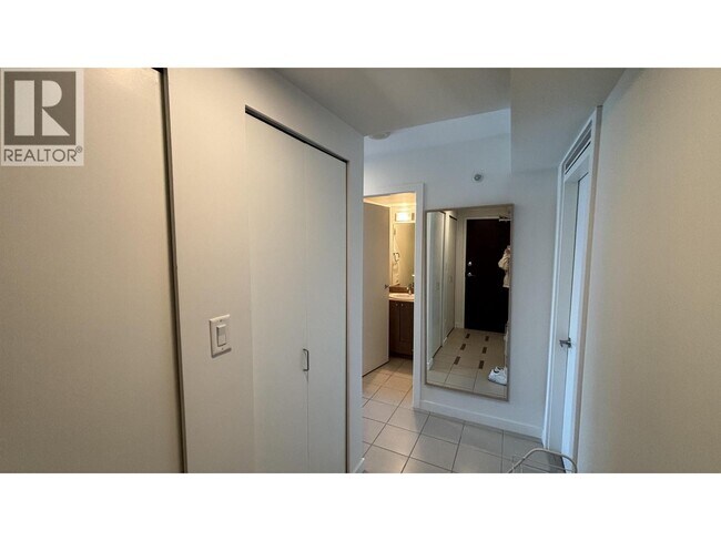 Photo du bâtiment - 1283 Howe St