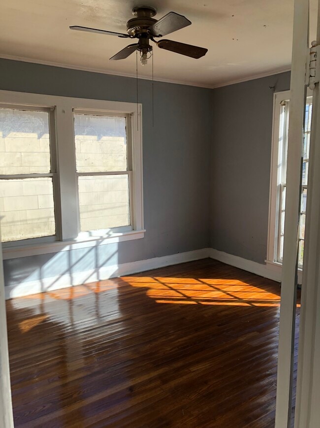 Building Photo - 2906 Regent St