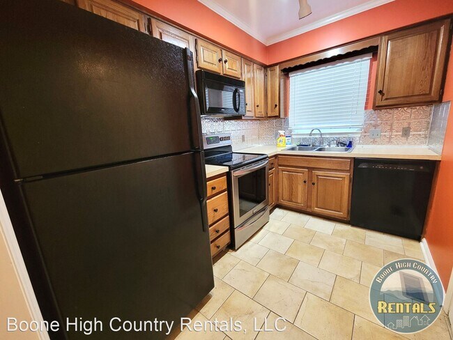 Building Photo - 2 br, 1.5 bath House - 1254 Camelot Ct NE
