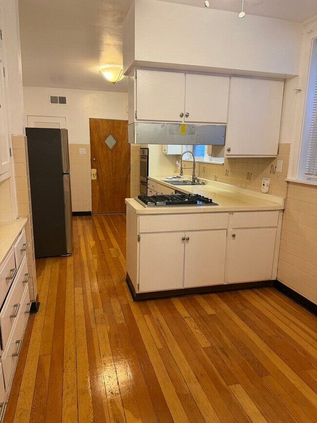 Foto del edificio - 7544 N Oakley Ave