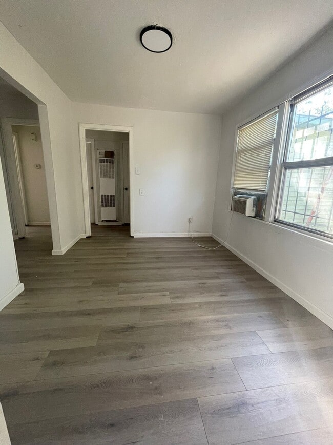 Building Photo - 7722 Darnay Dr