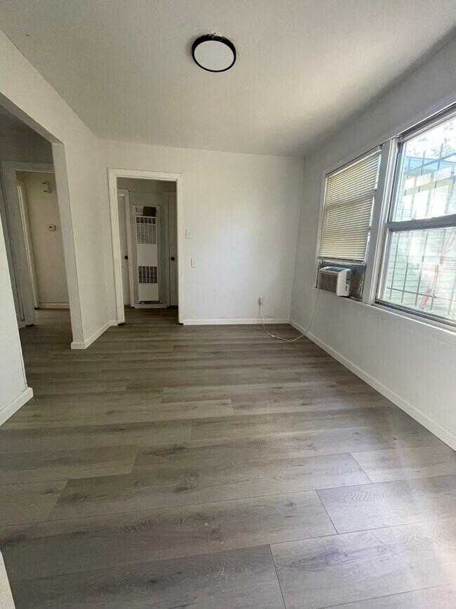 Foto del edificio - 7722 Darnay Dr