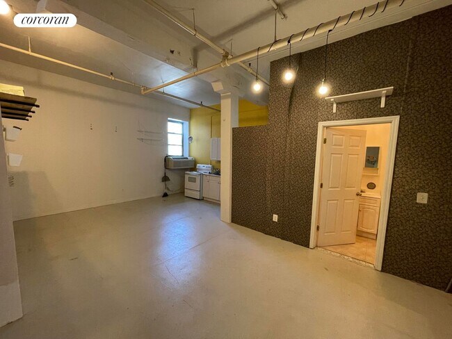 Building Photo - 125 Green St