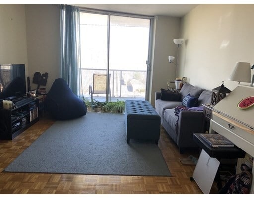 Primary Photo - 16 Winchester St