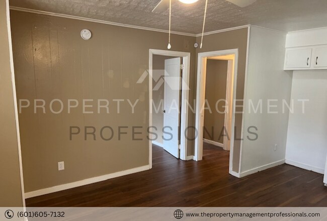 Foto del edificio - Corner lot cutie