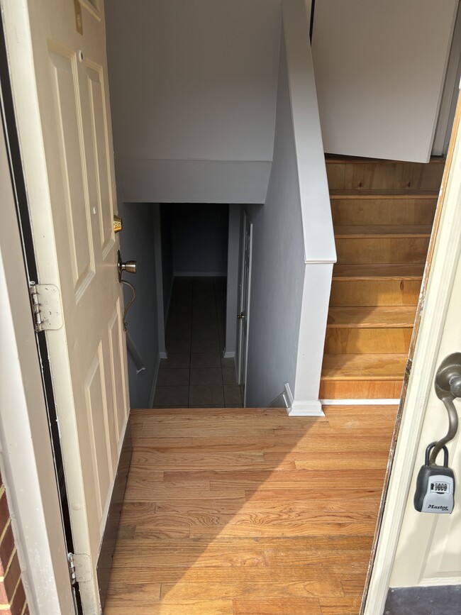 Building Photo - 1526 Brenland Cir