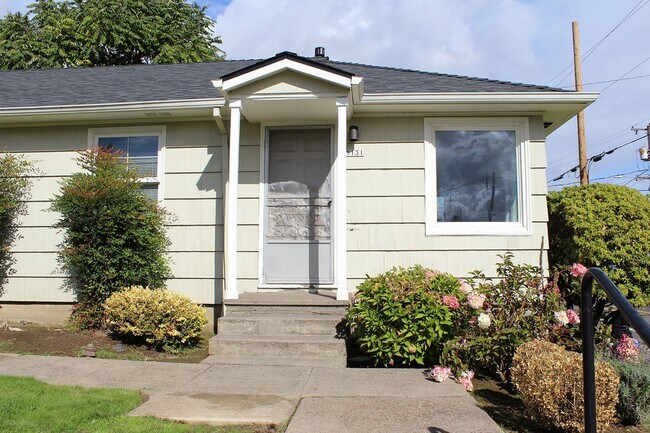 Foto del edificio - 5131-5147 SE 17th Avenue