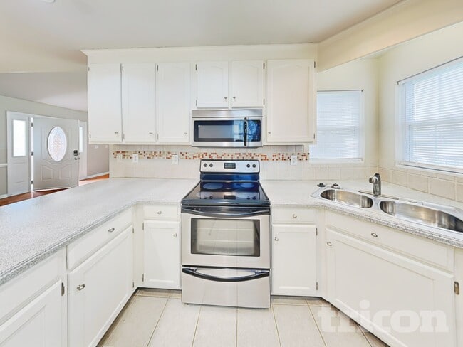 Building Photo - 4904 Valley Trail Ct