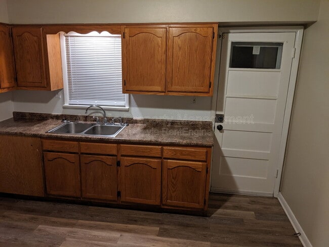 Building Photo - 9215 Outerbelt Ct