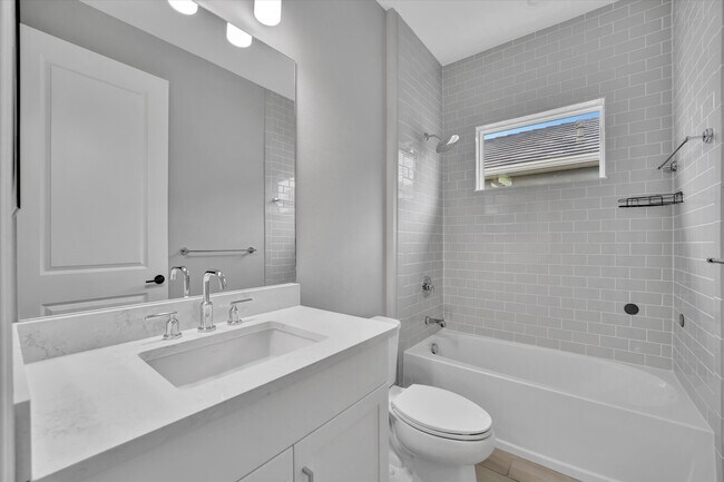 Building Photo - 10182 Crystal Isle Cir