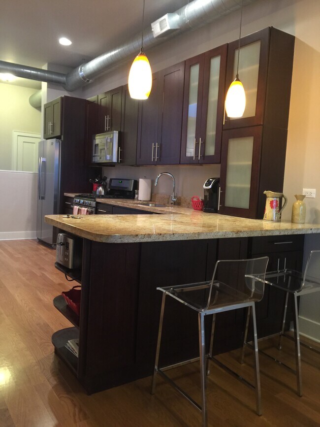 Foto del edificio - 706 N Wells St